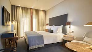 Minibar, in-room safe, free WiFi