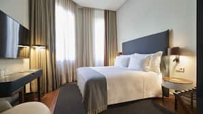 Minibar, in-room safe, free WiFi