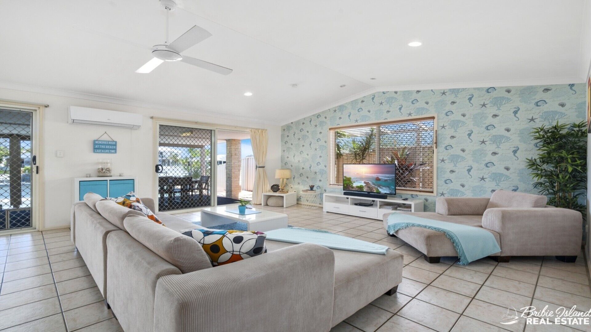 CANAL COVE IN BONGAREE