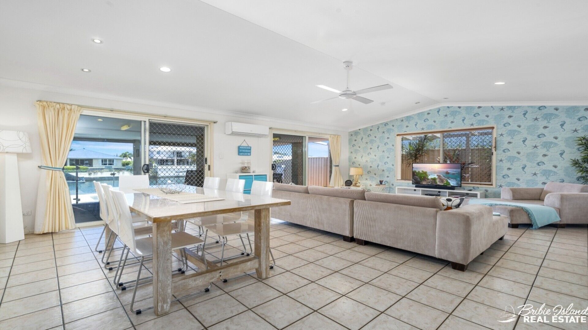 CANAL COVE IN BONGAREE