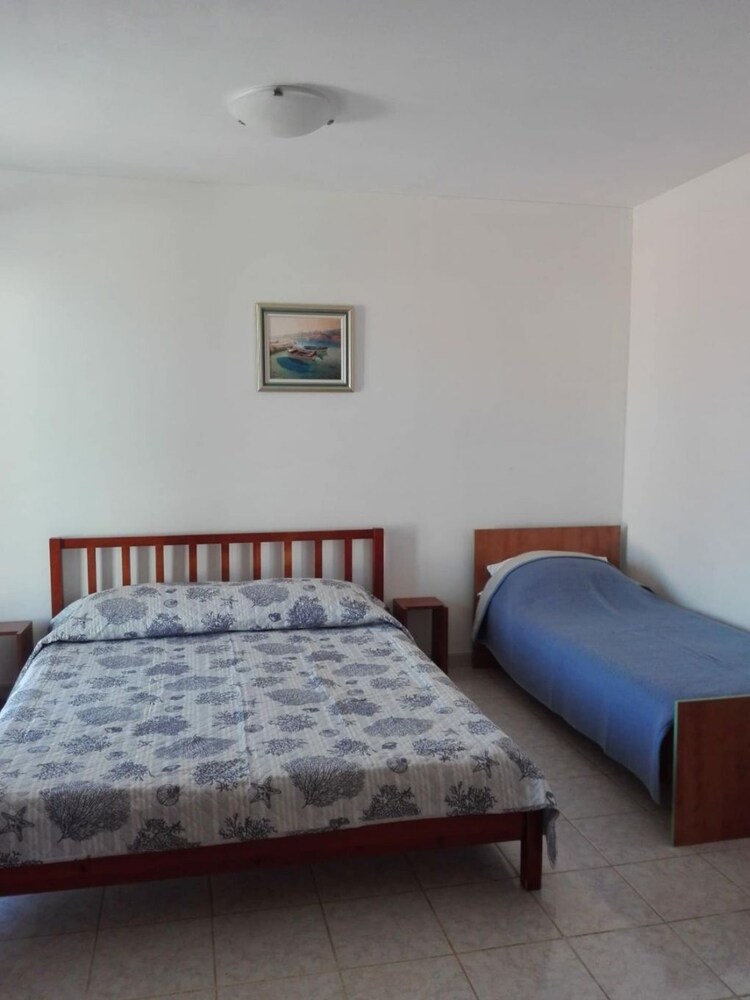 Apartment Soni with barbecue; A1(3) Postira, Island Brac, Croatia