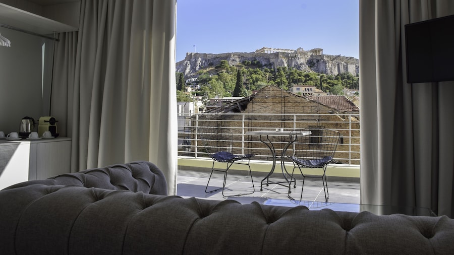 24K Athena Suites