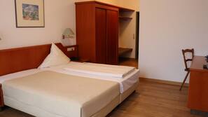 Minibar, Schreibtisch, Verdunkelungsvorhänge, kostenlose Babybetten
