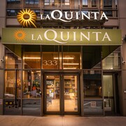 La Quinta Inn & Suites Accommodation in East Hanover | La ...