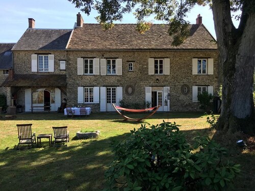 Hotels Near Castle Of Breteuil In Choisel From 61 - 