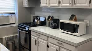 Réfrigérateur, micro-ondes, four, fourneau de cuisine