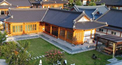 Navillera Hanok Pension