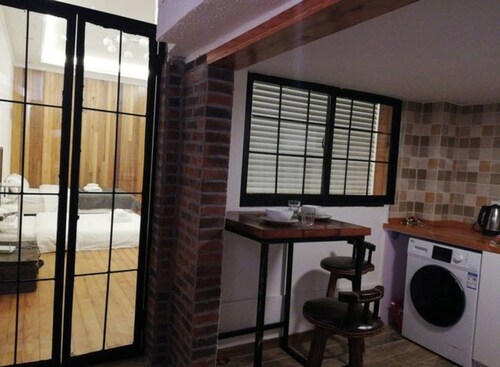 West Yanan Road Station Apartments Ebookerscom - 