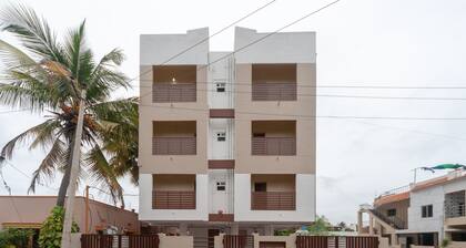OYO 15702 Thulsi Residency