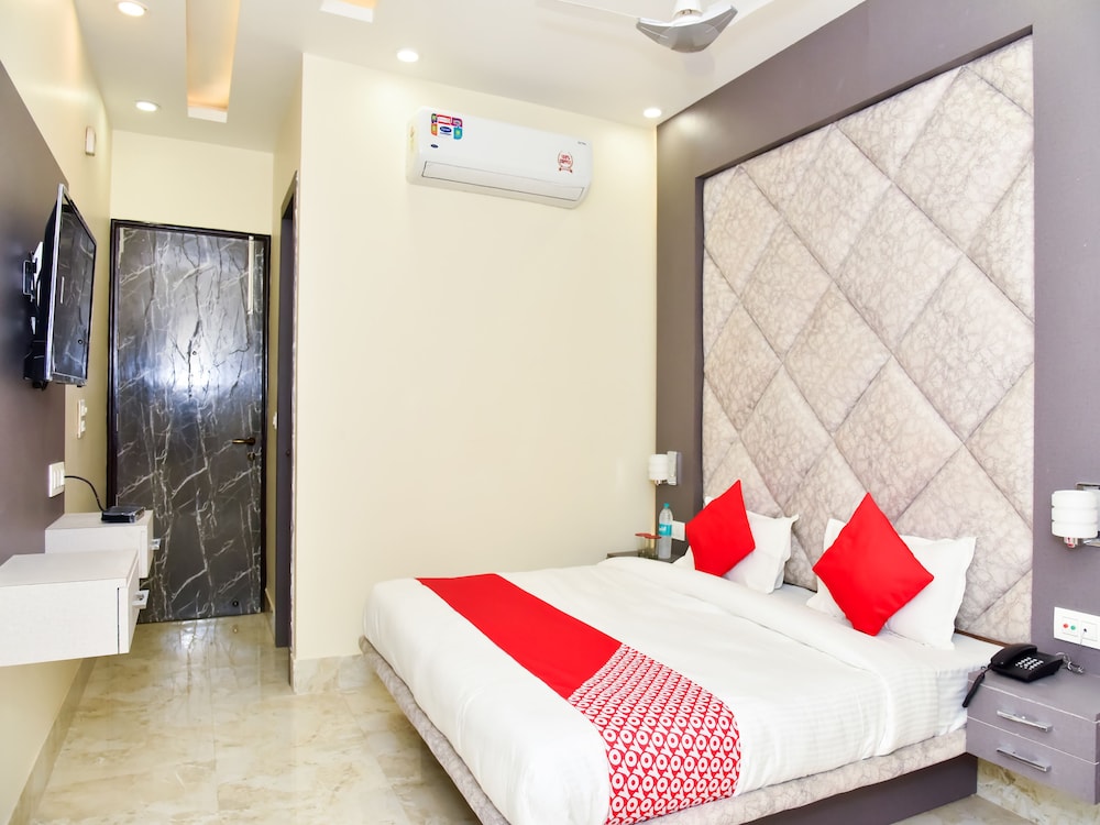 OYO 24972 Hotel Crown Inn in Rohtak, India