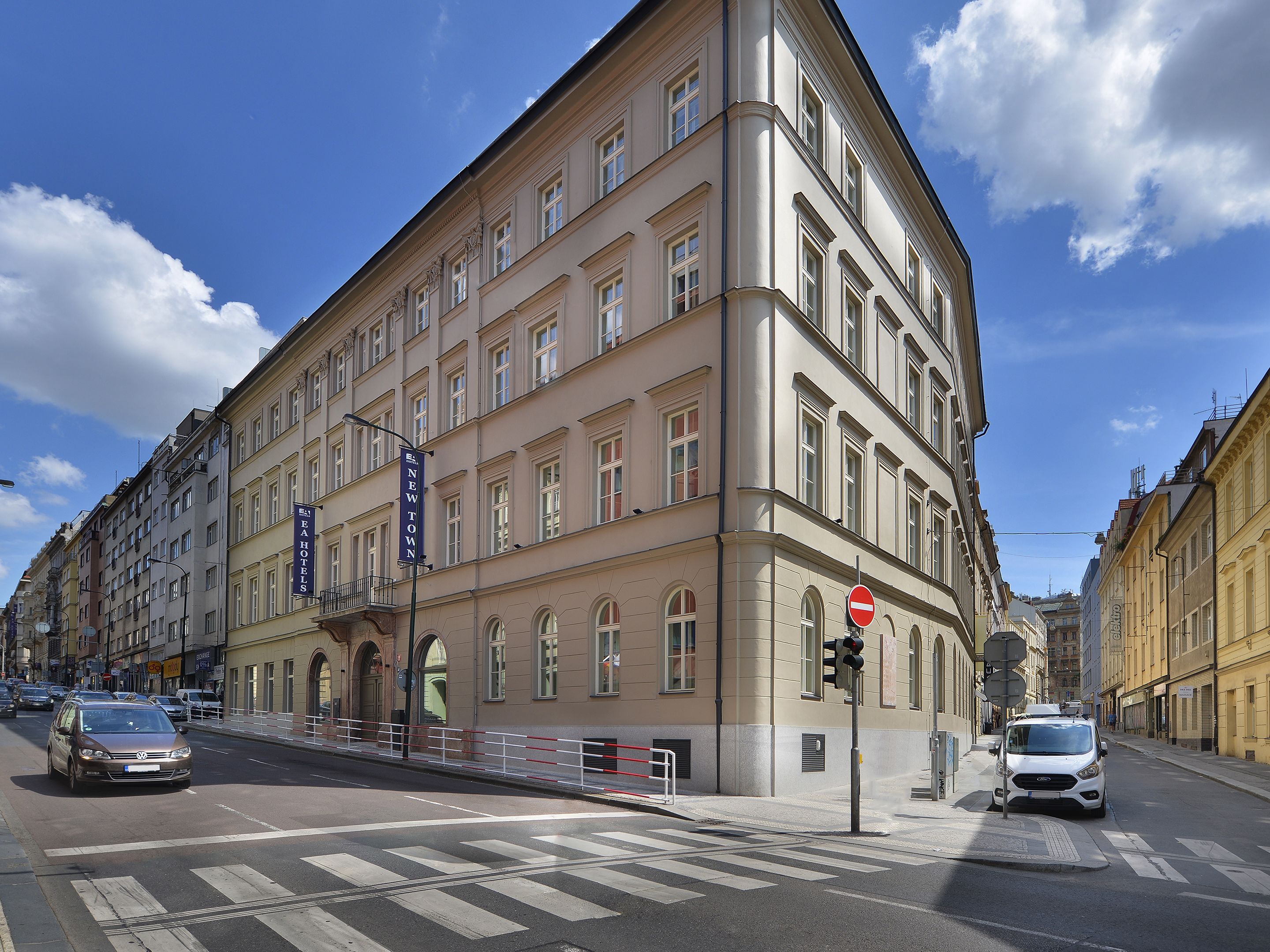 Ea Hotel New Town Prag Hotelbewertungen 2021 Expedia De