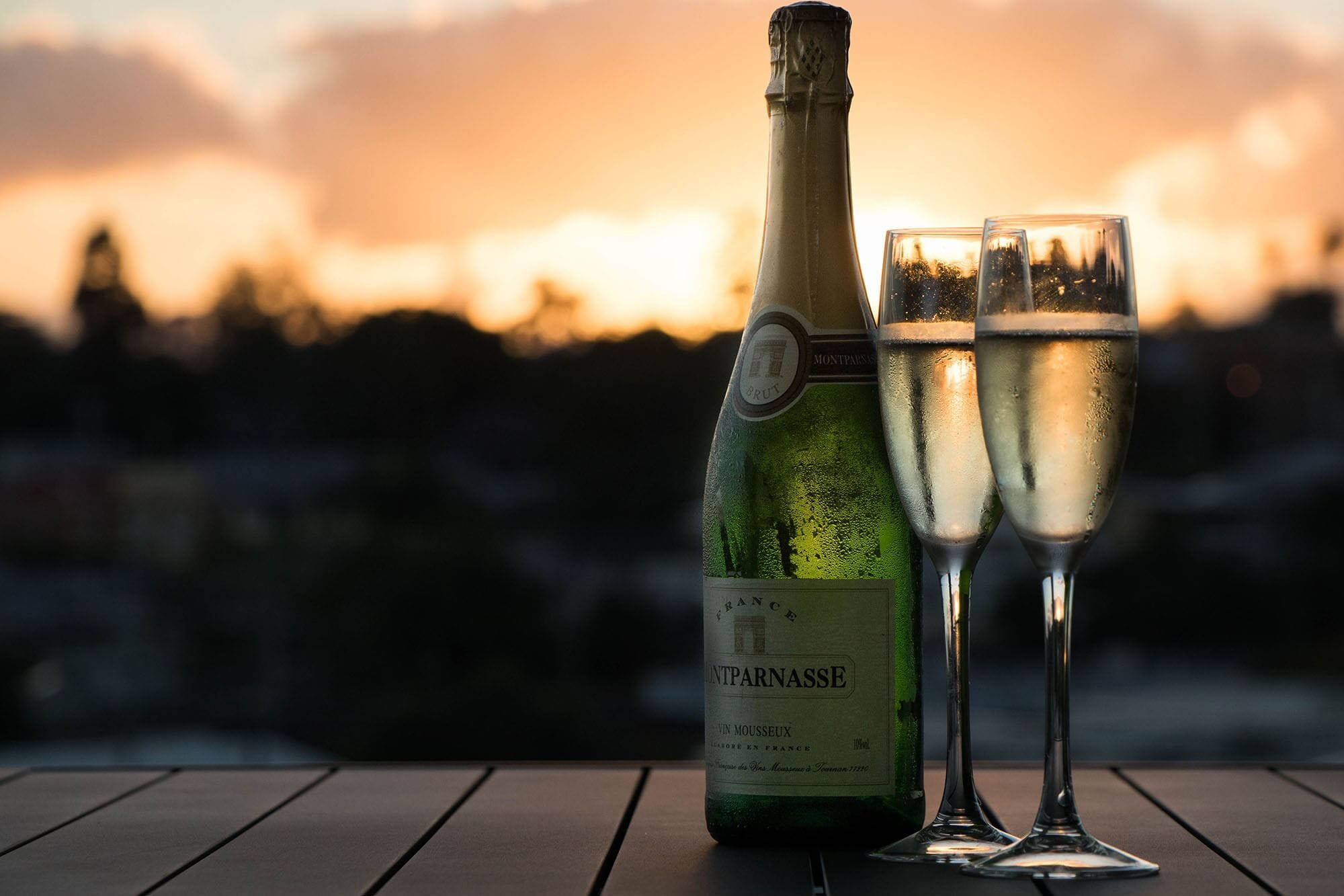 Self-contained apartment ideal for business or pleasure with bay views & breezes