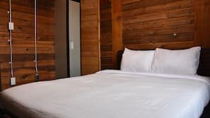 In-room safe, blackout drapes, free WiFi, linens