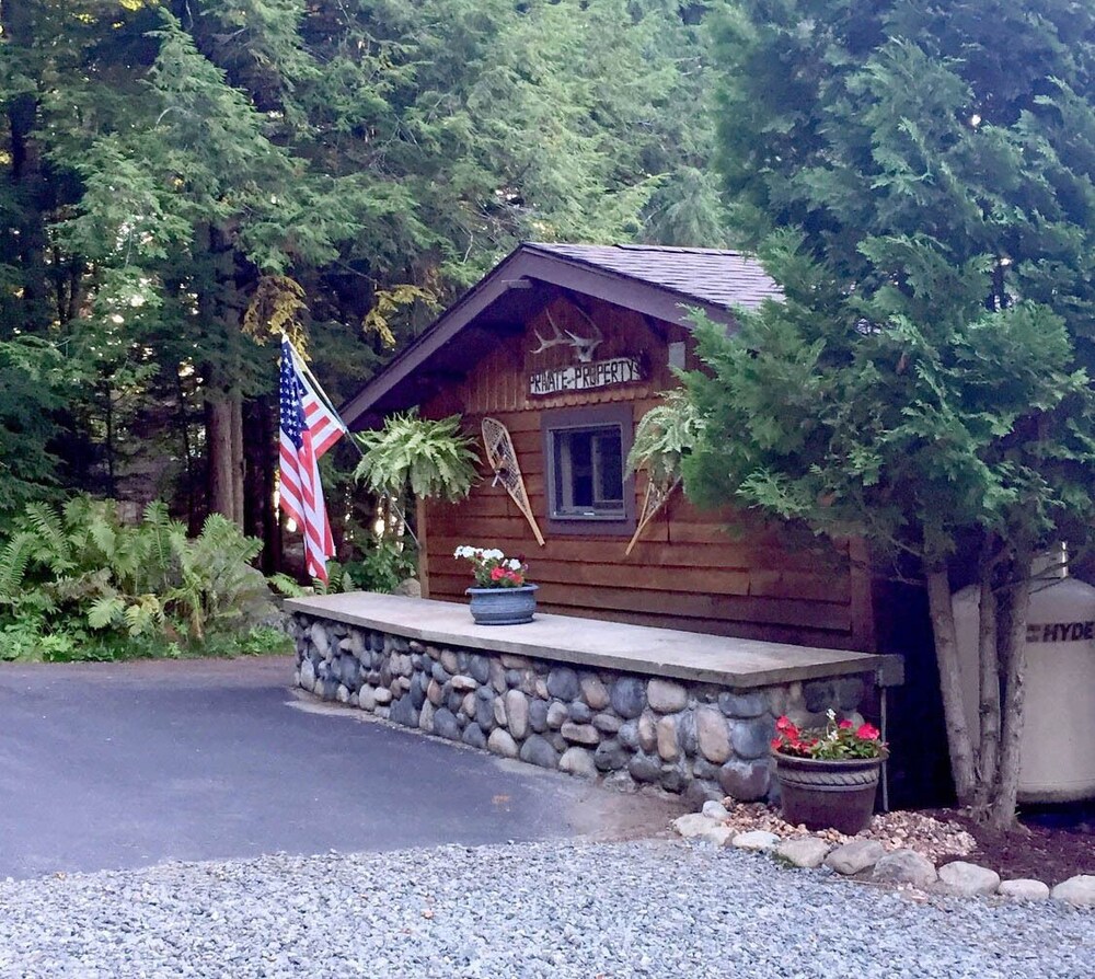 4 Lakefront All Season Colby Cottages on Lake Colby, Saranac Lake