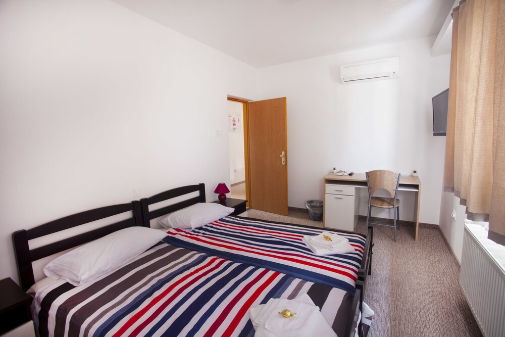 London Rooms Zagreb Airport in Velika Gorica Best Rates & Deals on Orbitz