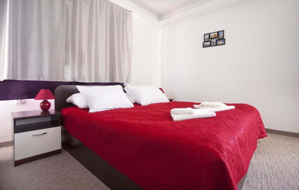 London Rooms Zagreb Airport in Velika Gorica Best Rates & Deals on Orbitz