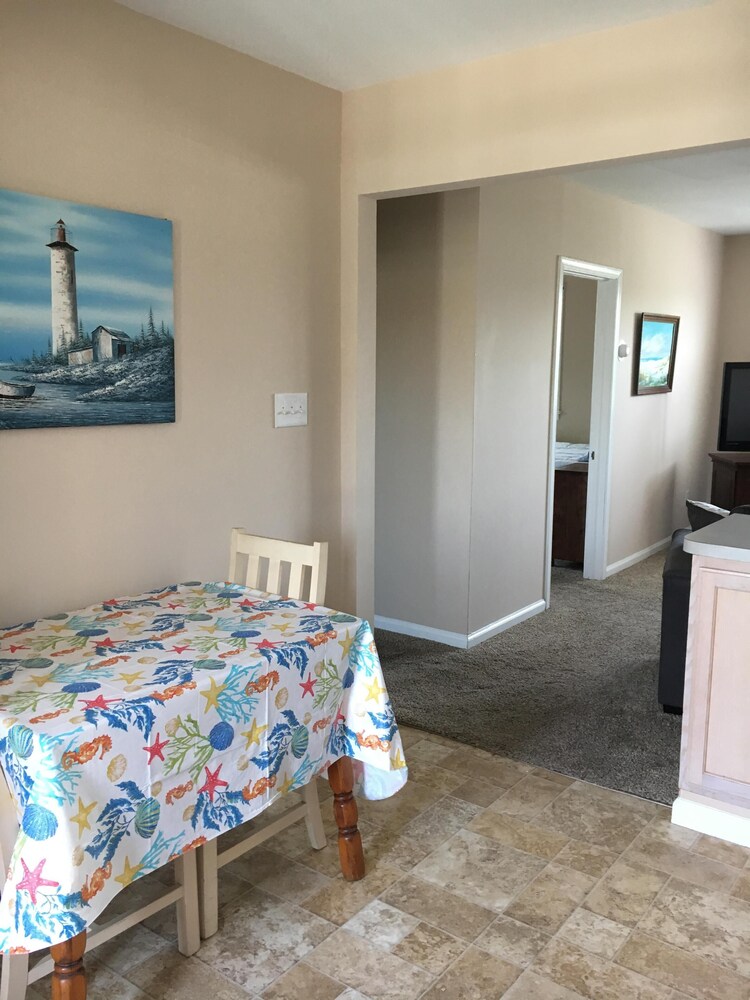  Close To The Beach And Perfect For 2 - Downstairs available too!