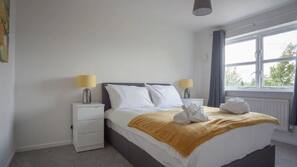 Premium bedding, iron/ironing board, free WiFi, linens