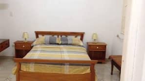 3 bedrooms, pillow top beds, in-room safe, soundproofing