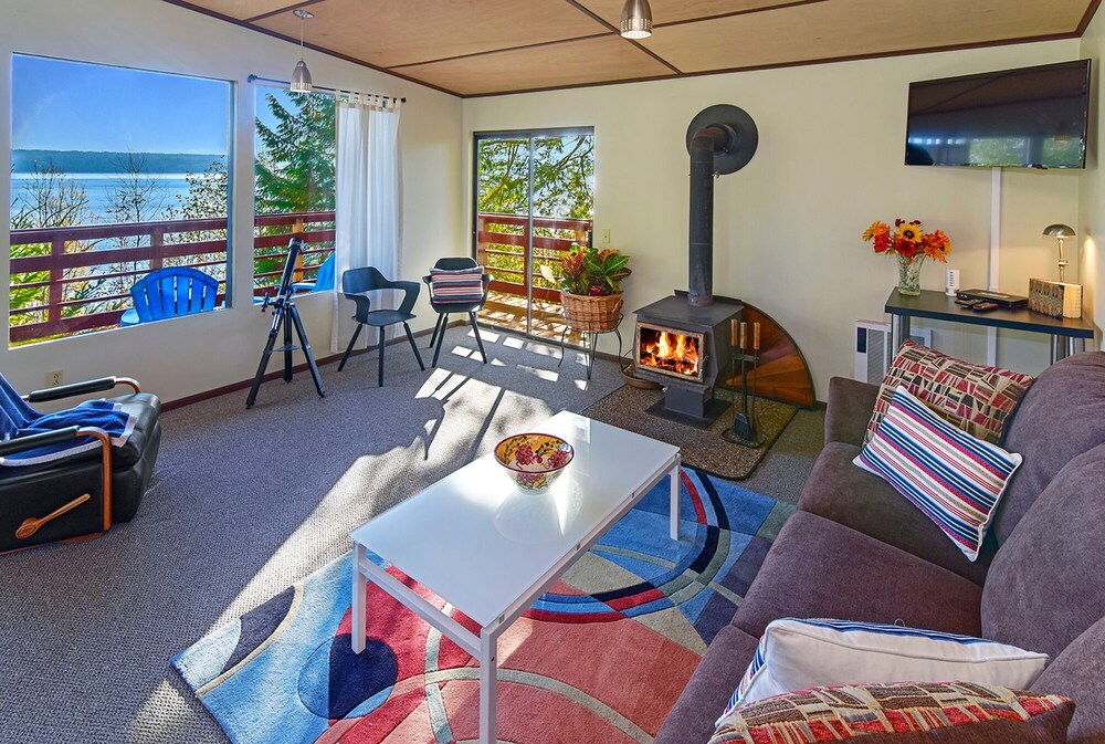 Hood Canal Beachfront Bungalow, Quilcene Room Prices & Reviews