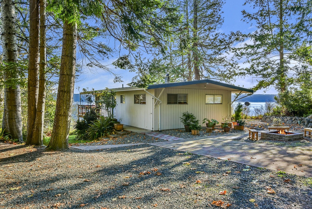 Hood Canal Beachfront Bungalow, Quilcene Room Prices & Reviews
