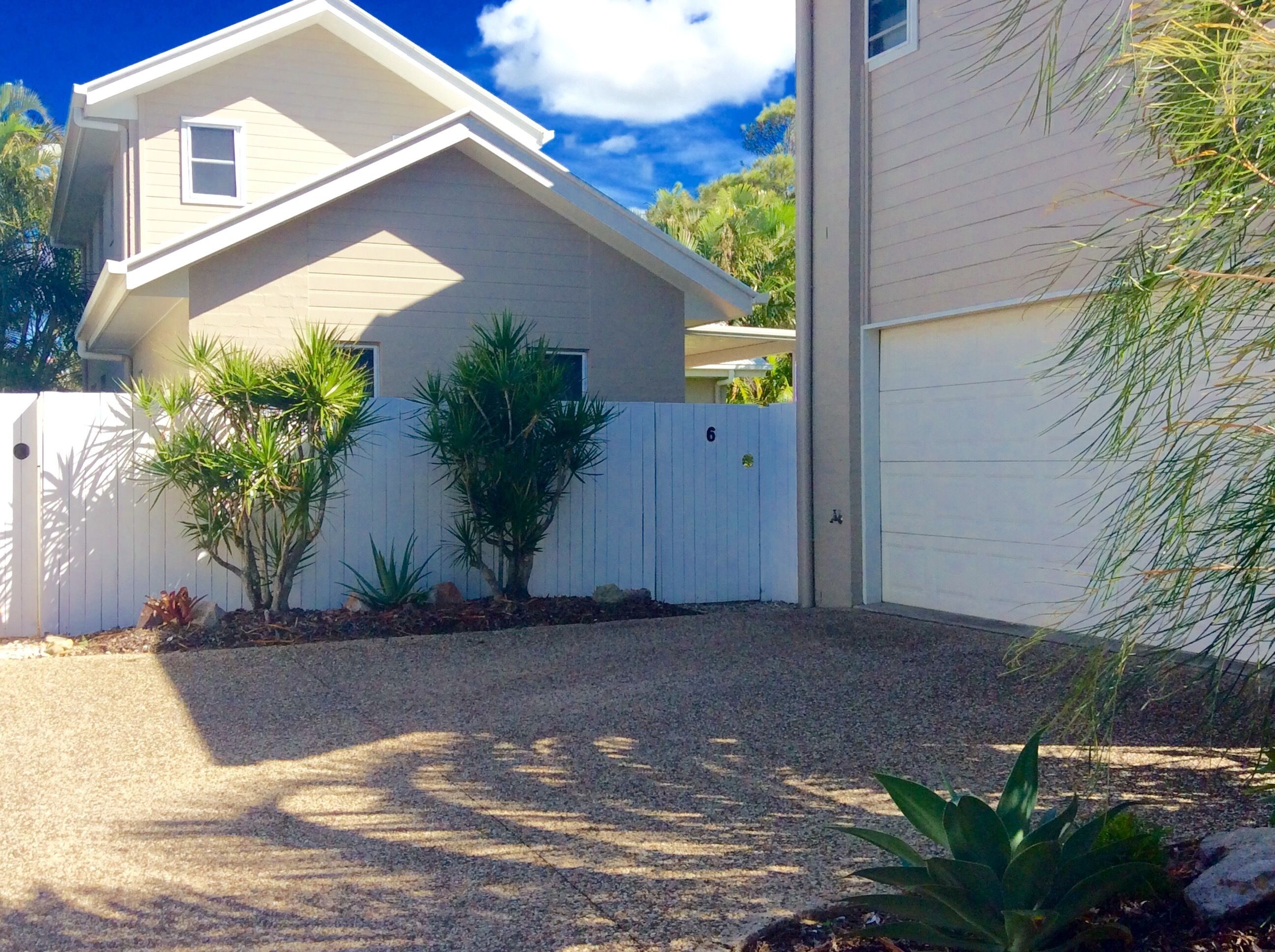 Seaside cottage Marcoola, 300 metre stroll to THIS beach