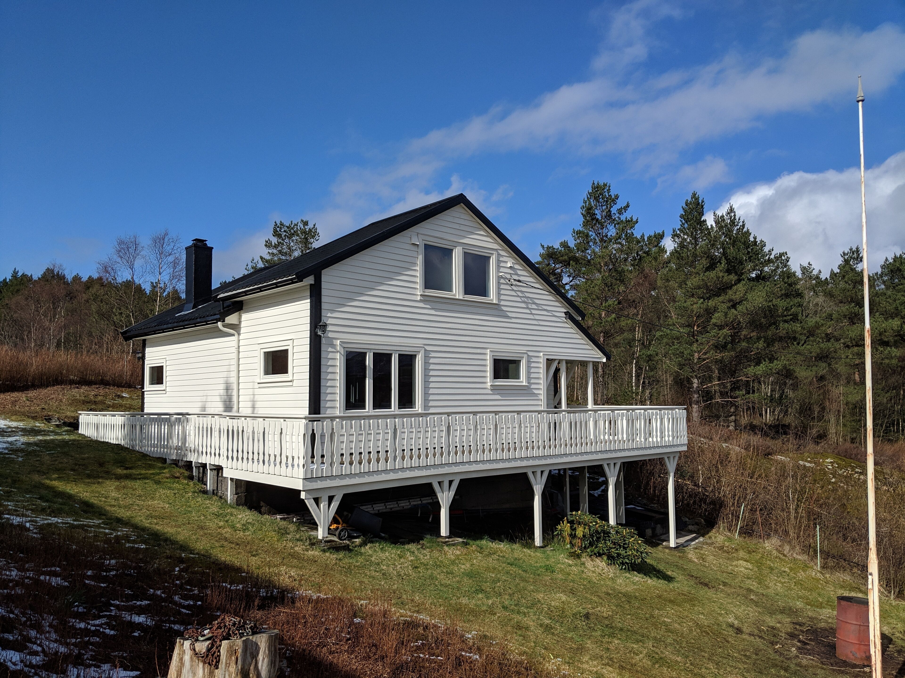 Comfortable Home With Lovely Lake and Mountain Views! in Bergen, Norway