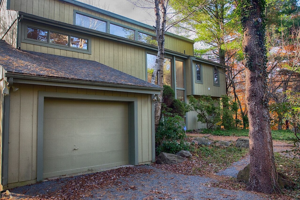 Pocono Lake House with Private Beach and Scenic Views in Pocono Pines