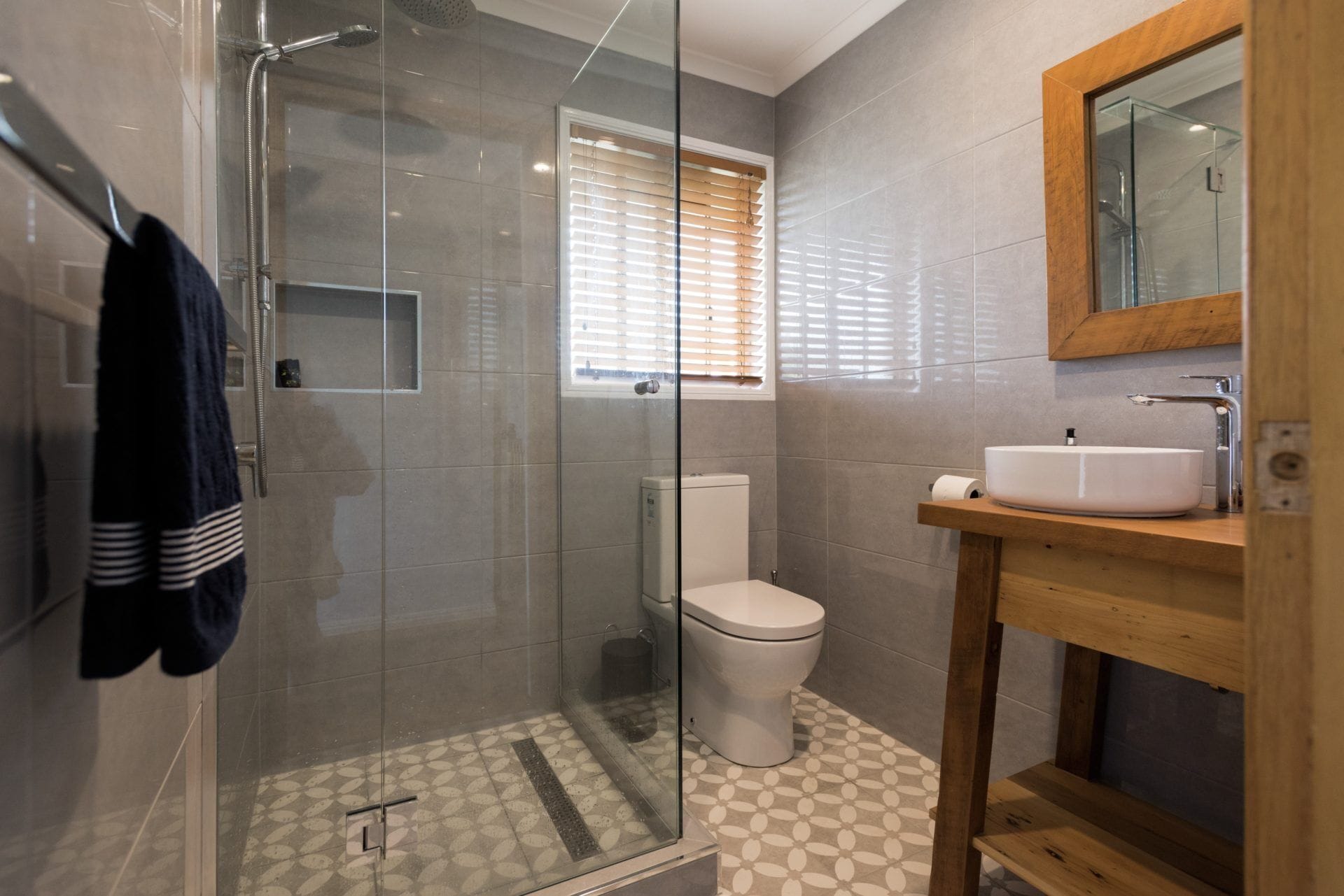 Driftwood Beach House- Pool - Close To Beach - 4BR - Wifi