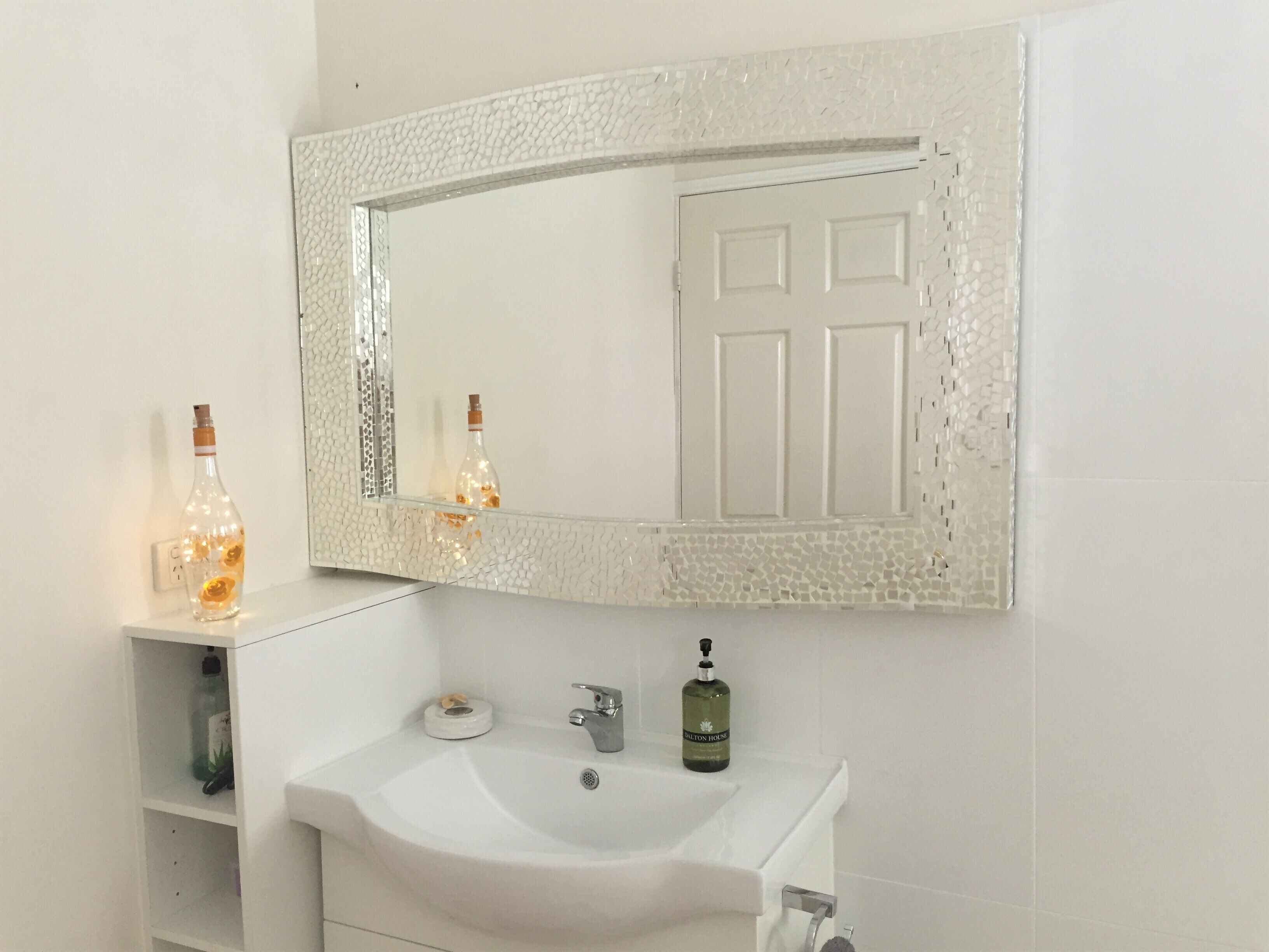 Cairns Rainforest Cottage Tropic Hideaway Pets OK 10mins to City, Free Wifi