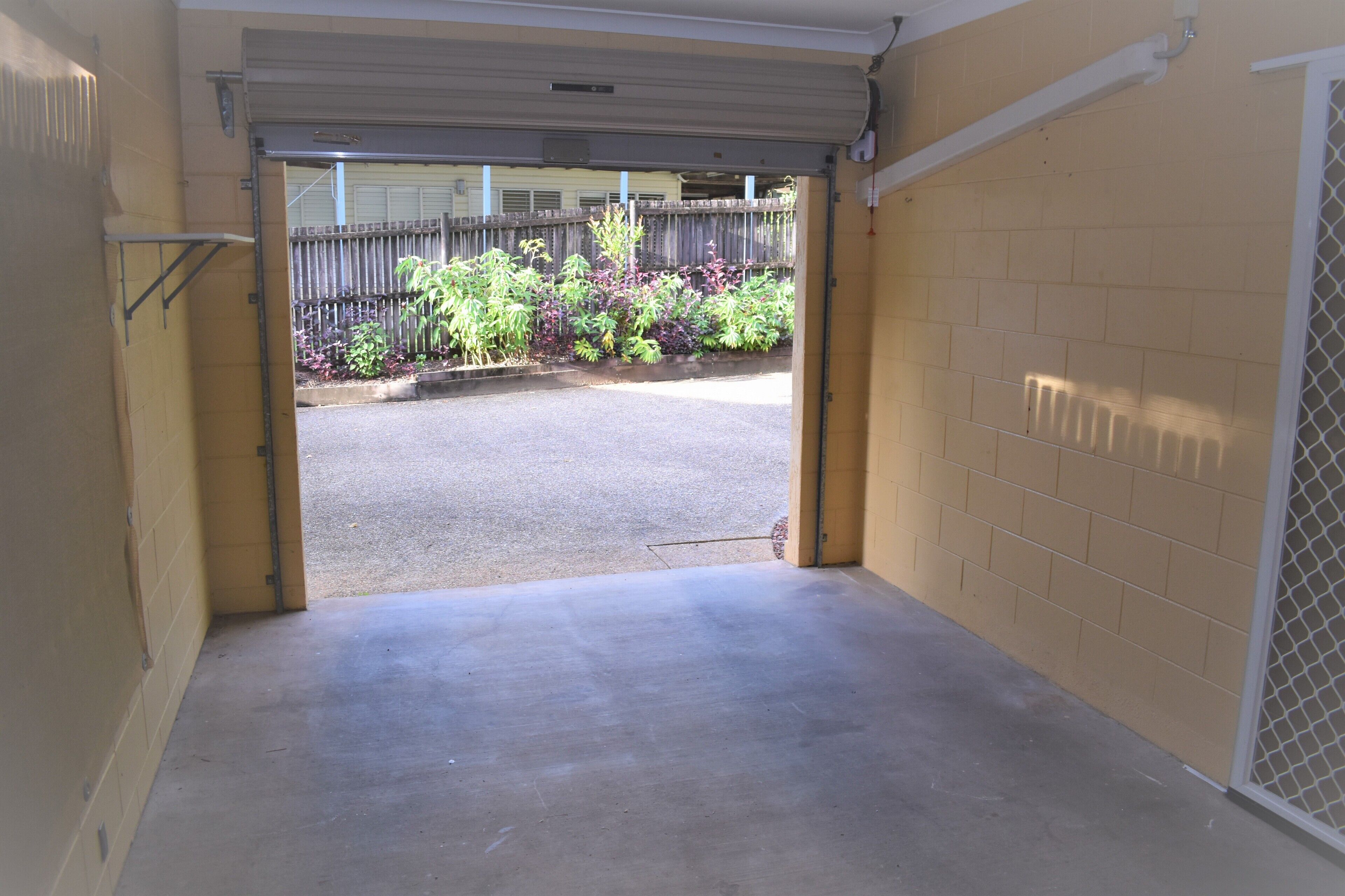 Cairns Rainforest Cottage Tropic Hideaway Pets OK 10mins to City, Free Wifi