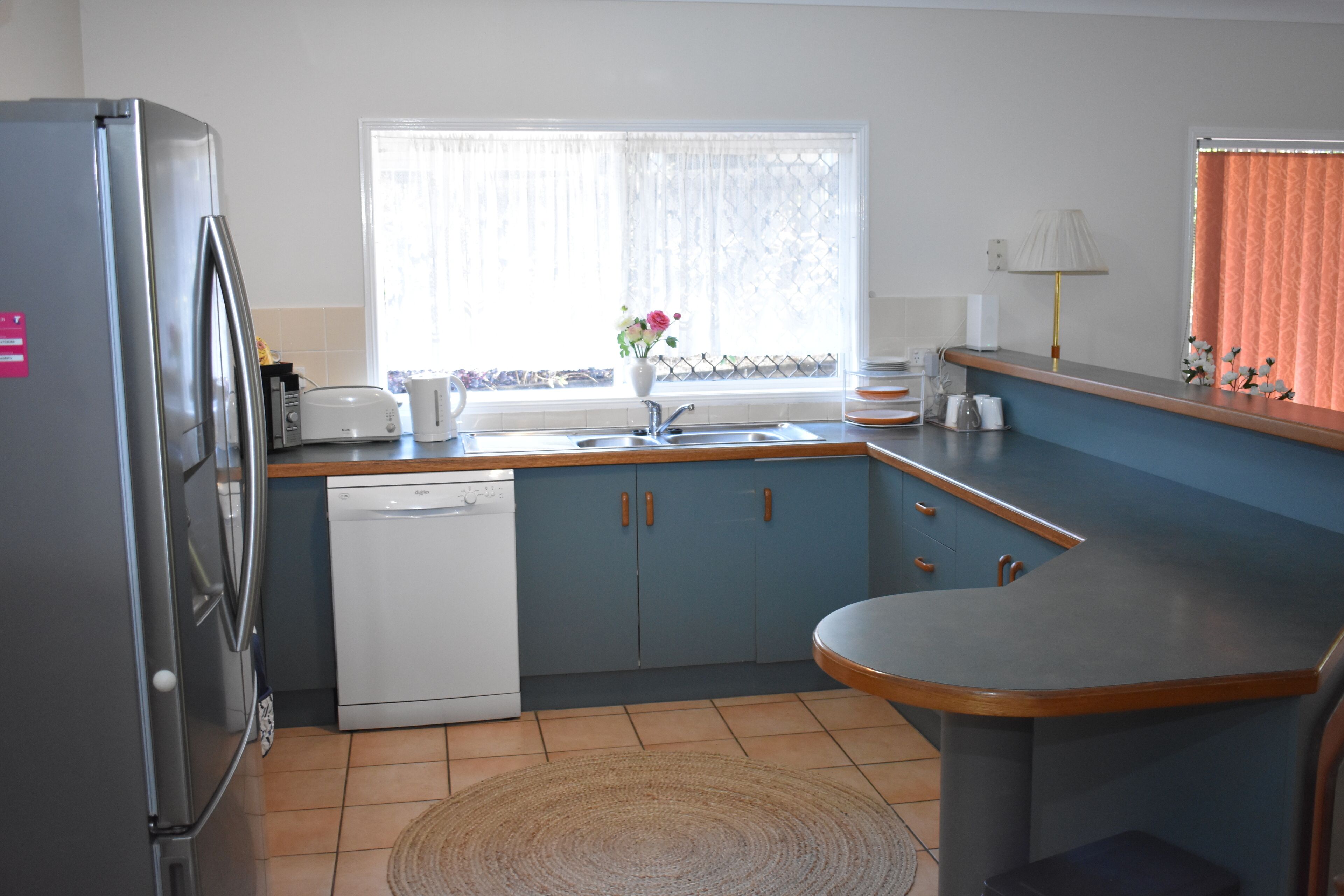 Cairns Rainforest Cottage Tropic Hideaway Pets OK 10mins to City, Free Wifi