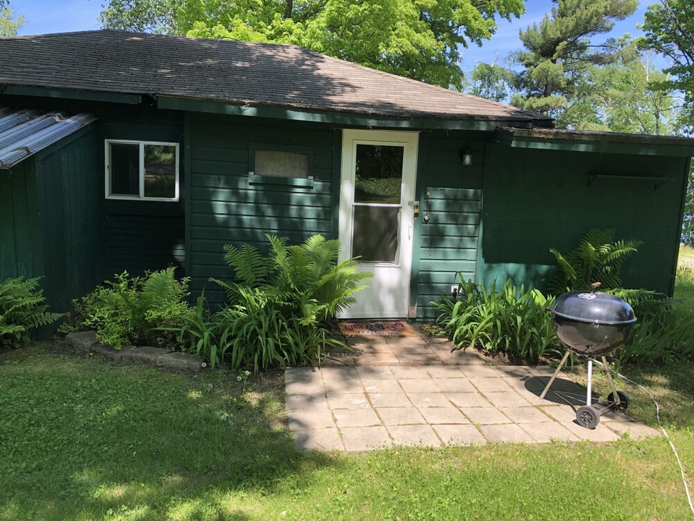 2 Bd 1 Ba Rustic Cabin On The Lake 3 In Grand Rapids Hotel