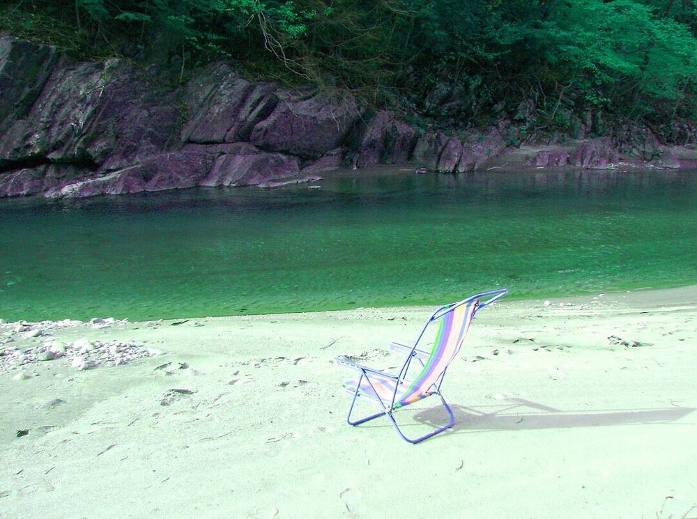 Romantic Rock River Cottage with Hot Tub, Fireplace & Beach Newfane