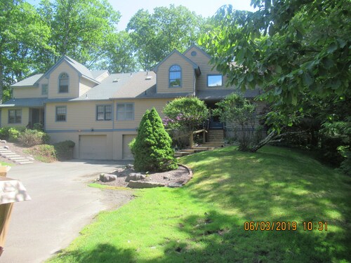 Best Villas In Pocono Mountains For 2020 Find 129 Private