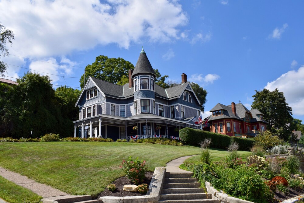 The Hancock House in Dubuque Best Rates & Deals on Orbitz