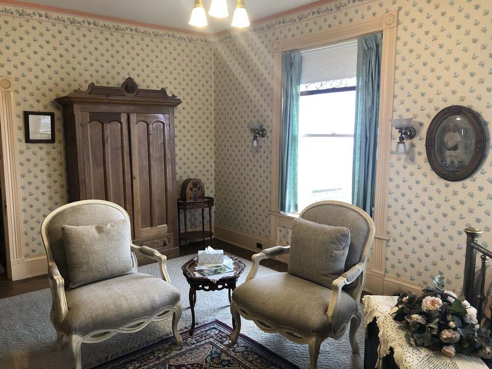 The Hancock House in Dubuque Best Rates & Deals on Orbitz