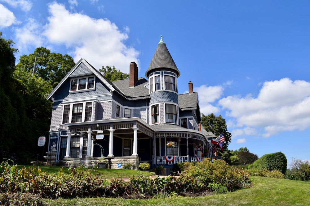 The Hancock House in Dubuque Best Rates & Deals on Orbitz