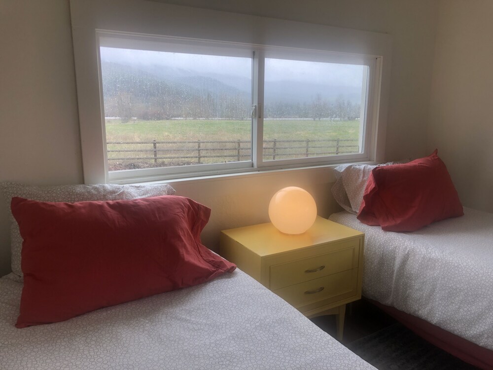 Modern Farmhouse Heart of the Jocko Valley, 23 Minutes From Missoula