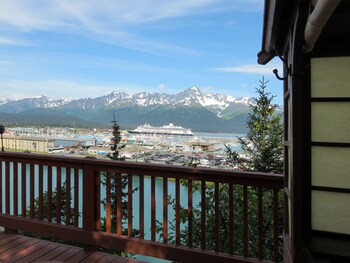 A Cabin On The Cliff Refurbished Old Trappers Cabin Seward