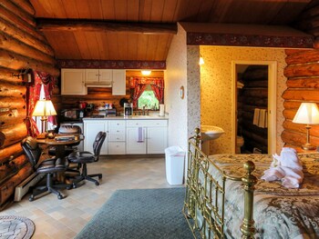 A Cabin On The Cliff Refurbished Old Trappers Cabin Seward