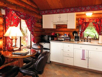 A Cabin On The Cliff Refurbished Old Trappers Cabin Seward