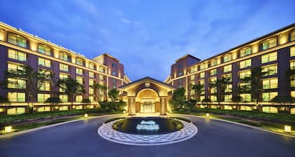 Emerald Bay Hotel Fuxian Lake