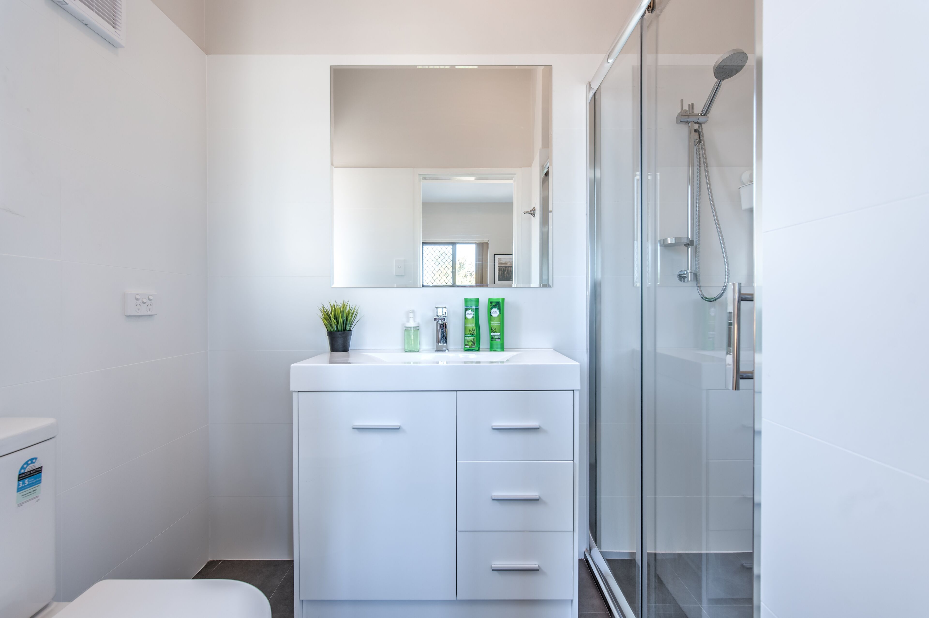 New Perfectly located Perth Lotus Retreat