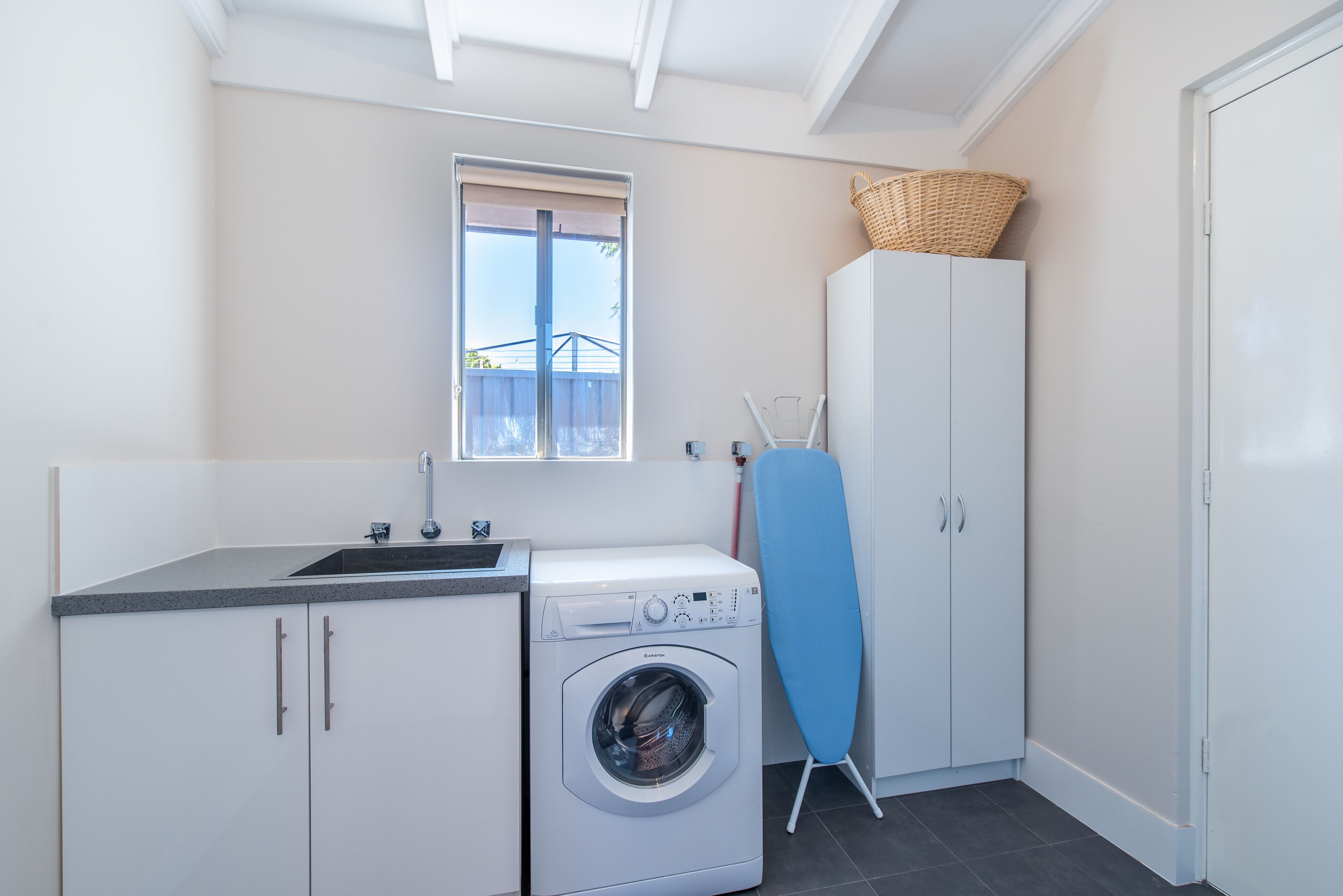 New Perfectly located Perth Lotus Retreat