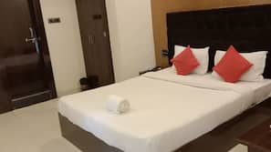 1 bedroom, Egyptian cotton sheets, premium bedding, memory foam beds