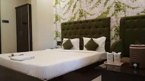 1 bedroom, Egyptian cotton sheets, premium bedding, memory foam beds