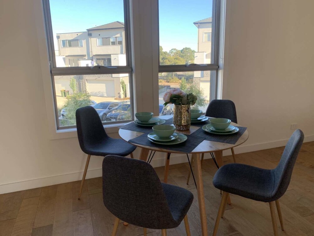 Bundoora Townhouse