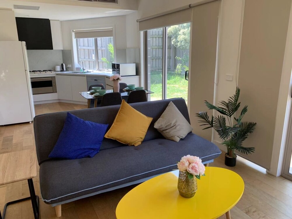 Bundoora Townhouse