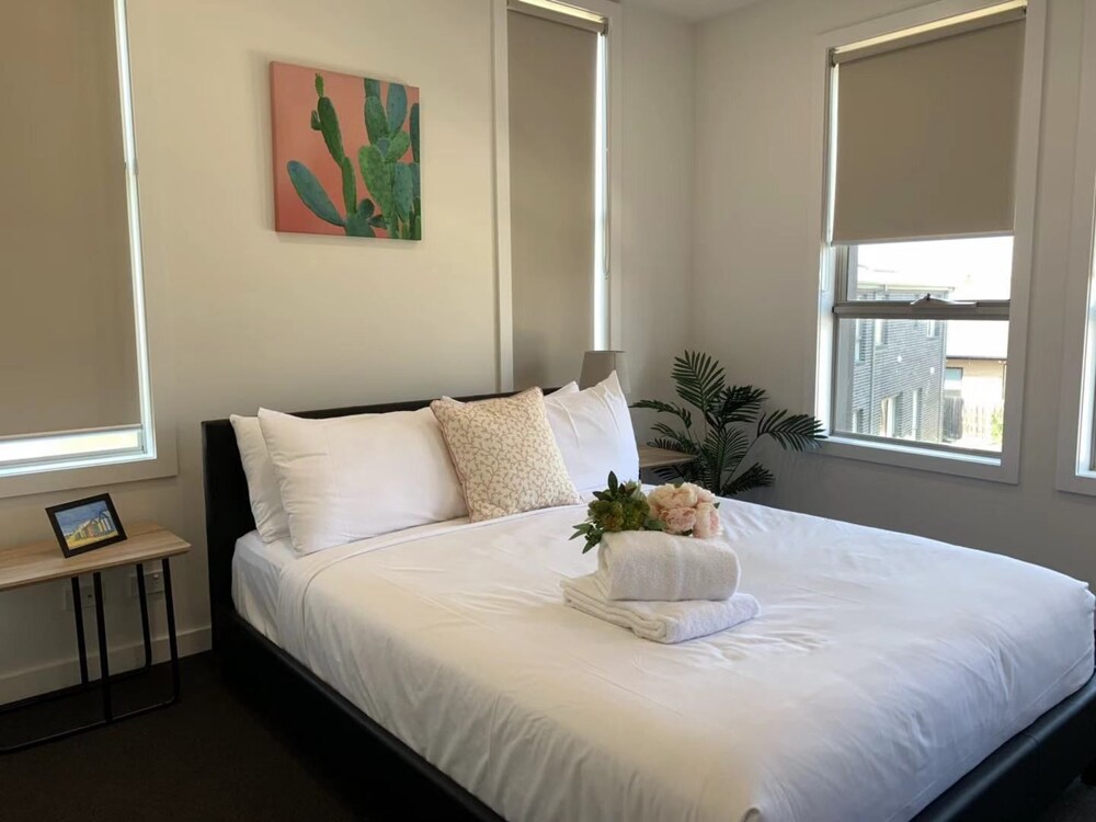 Bundoora Townhouse